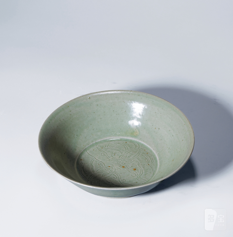 明代 青釉蝴蝶纹盘 - 图2